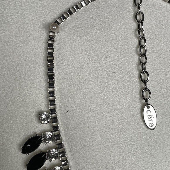 Cära Couture Statement Necklace - Picture 2 of 2